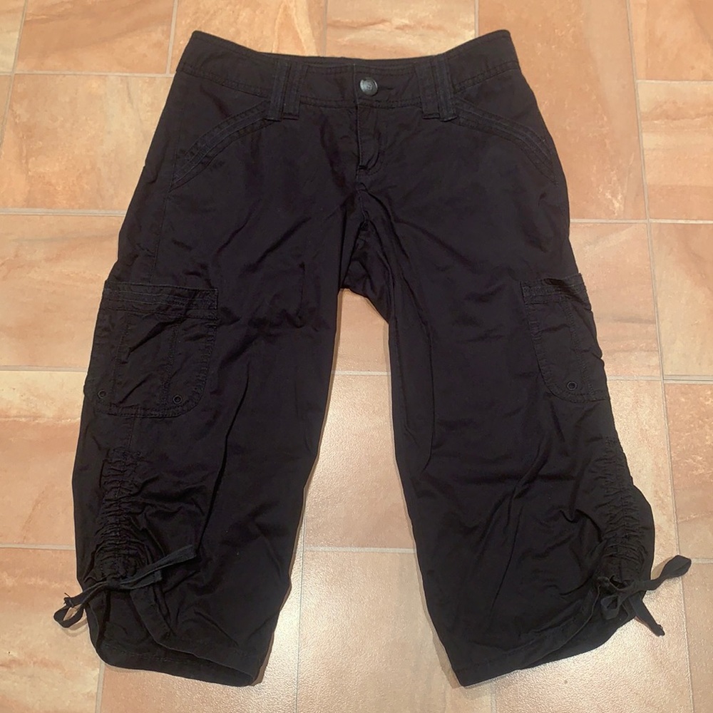 Caslon Women's Black Petite Cargo Cropped Capris Pants